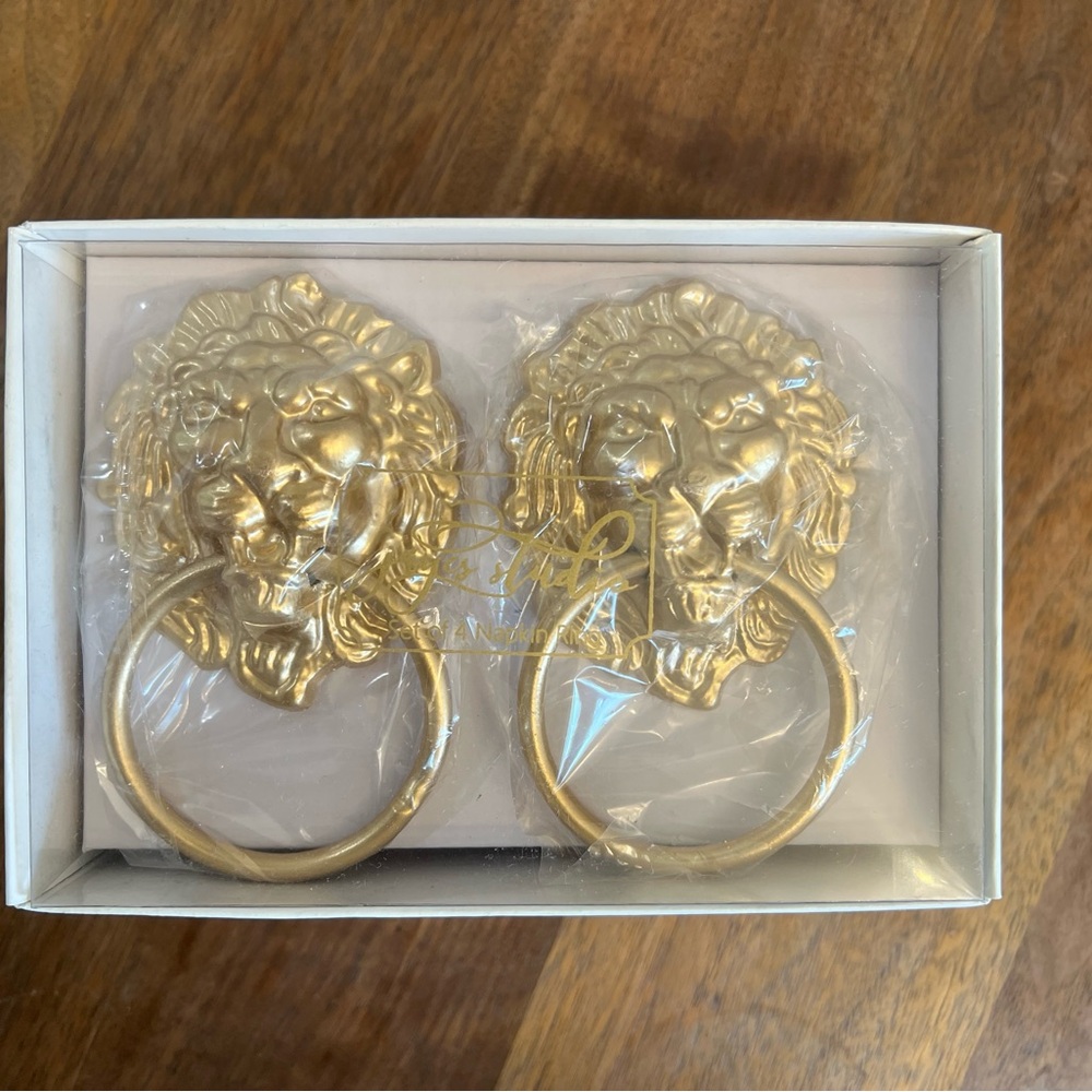 (Hold for Korth do not buy) Gold Lion Head napkin ring set